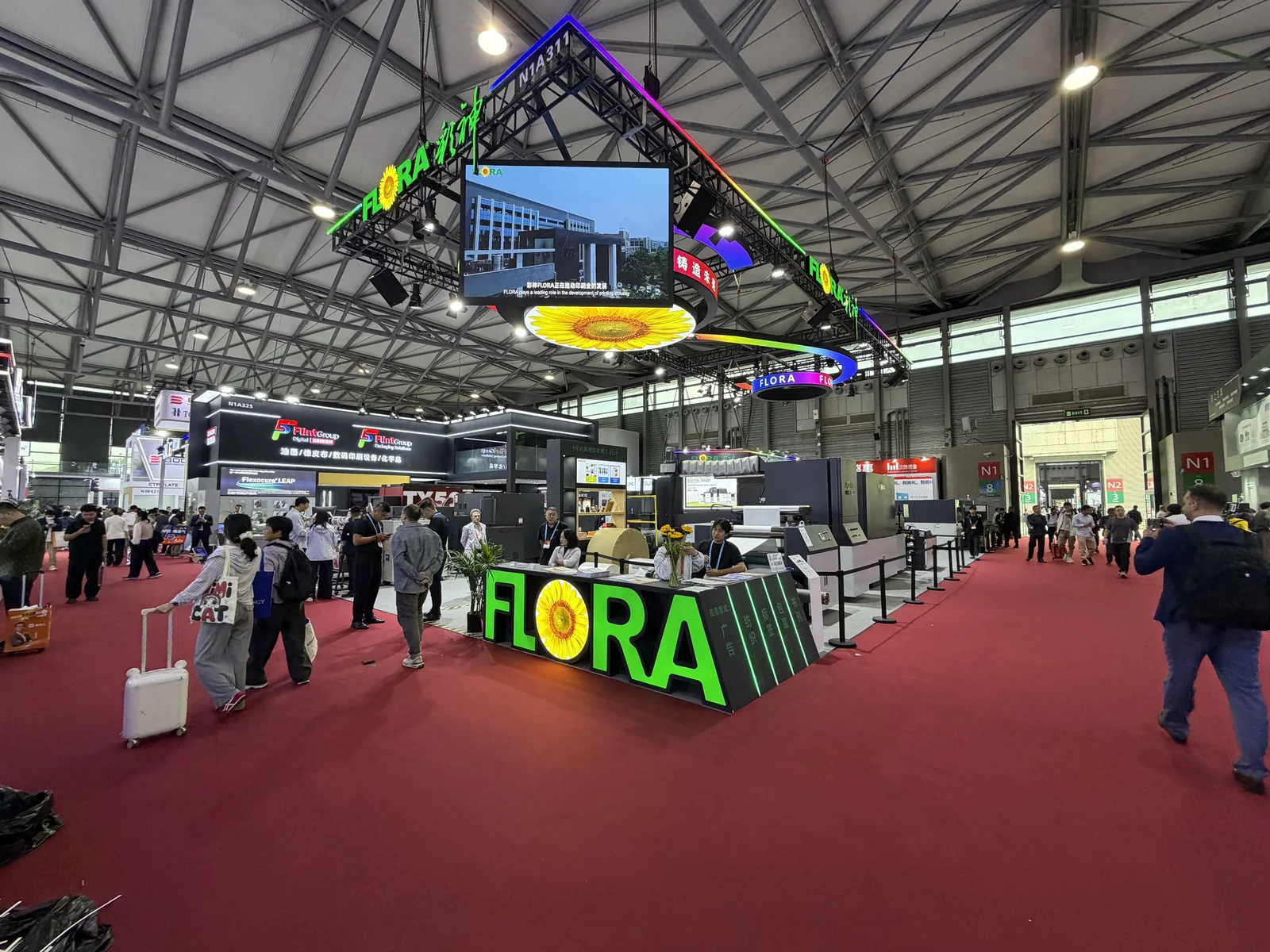 Рулонная Flora ROC 880 на стенде All in Print China 2026